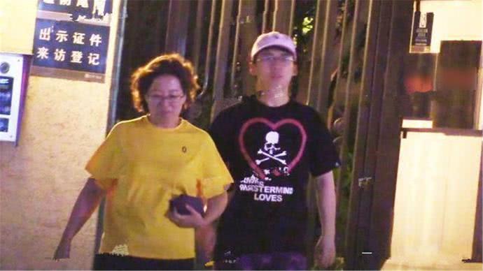 ���лݺͲ��ƽ�Ĺ�ϵ ���㣺���ƽ��ǹ��¸�ǰ�޵�ʲô��