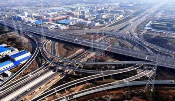 �Ϻ������������¼�֮�������� ��Զ�����꣺�����¼���������ô����