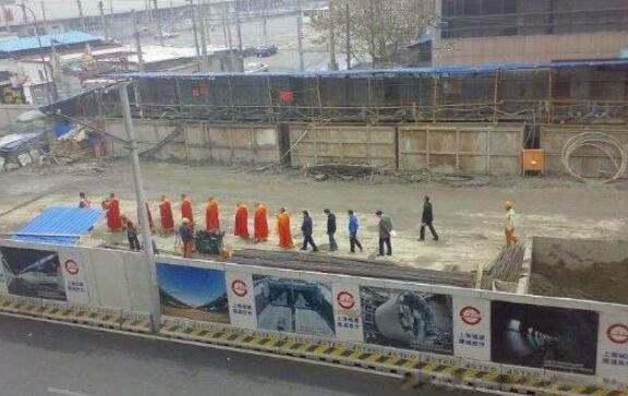 �Ϻ������������¼�֮�������� ��Զ�����꣺�����¼���������ô����