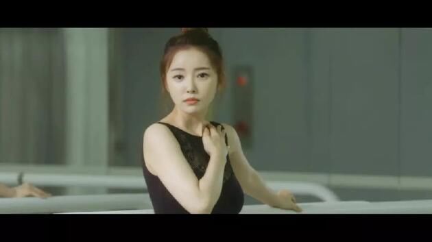 �������廨�������װ Ů��ԱΪ����ע������Ƭ