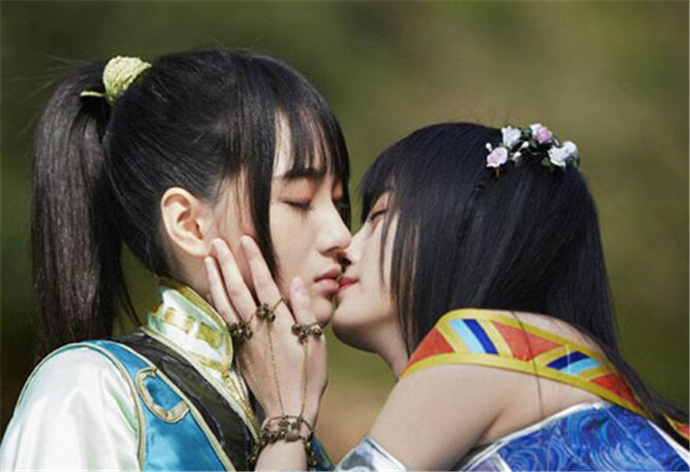 ��溵t�ĳ��Ǹ���˭ Ůͬ��������Ů����ʲô