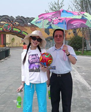 李小璐家世情况 做什么的?李小璐的爸爸是什么身份