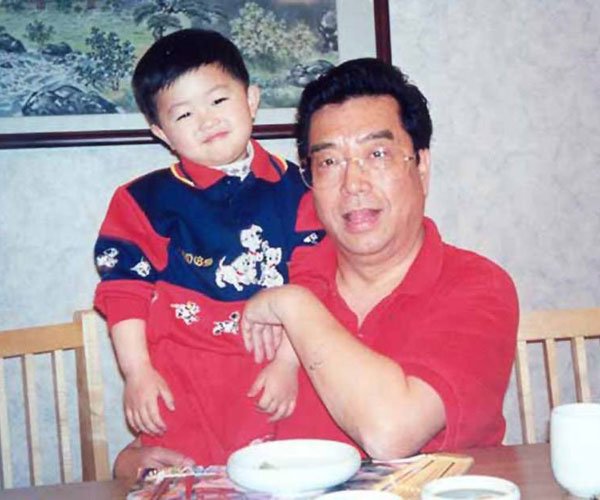 ����һ���귢����ʲô���� ��������4�ˣ��Ʊ�Ů������̨С��