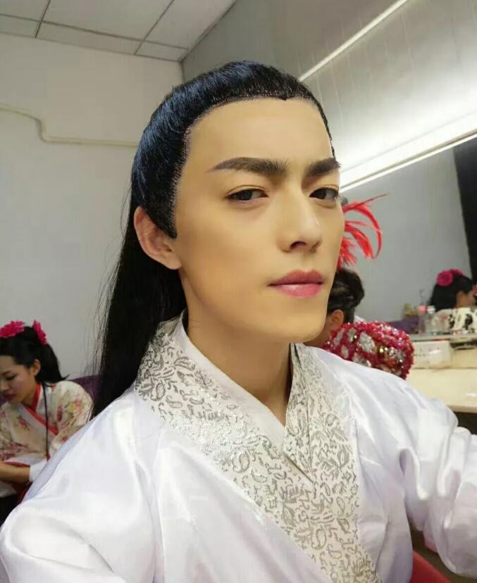 ������ѫ�������ϼ�� �����һ�е�����������