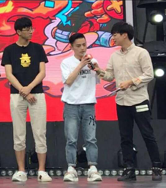 ������ѫ�������ϼ�� �����һ�е�����������