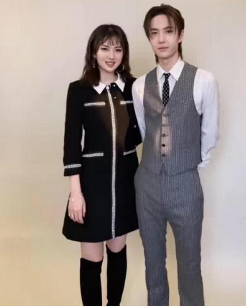 ��һ���ļ�ͥ��ʵ���� �����Ժո�ĸ����Ϣ����