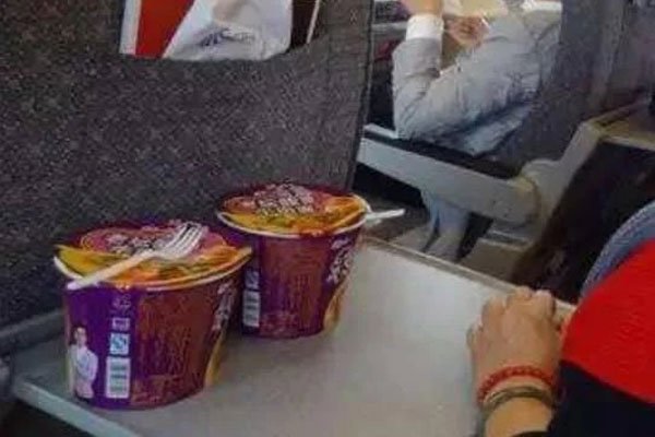 ��������Ů������� �����¼�ʼĩ���������������