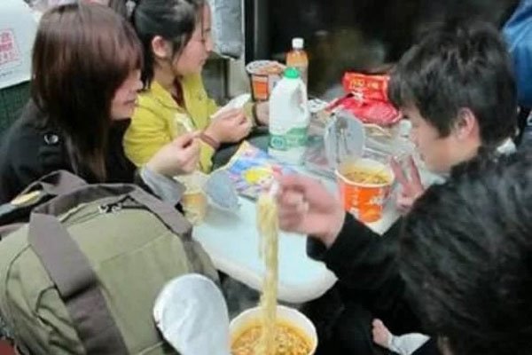 ��������Ů������� �����¼�ʼĩ���������������