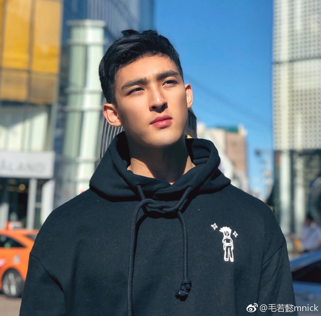 ��β�����Ϲ���˭ ����˧������β��ǰ����ë��ܲ����������Ƭ