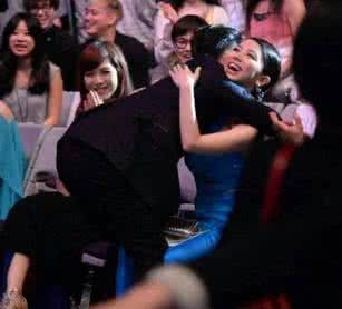 ��嶼κ͵�����Ĺ��� ˭������˭����嶼κ͵�����Ϊʲôû��һ��