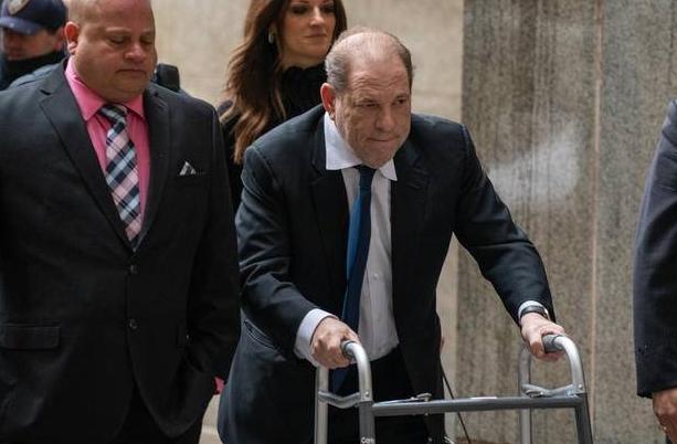 Τ��˹̹�¼�ʼĩ Ů�ǳ��ţ�Τ��˹̹�����Щ