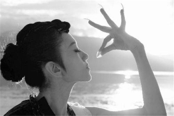 ���Ǻ�����Ƽ��˺̨�� һ��ʧ�أ����Ǻ�����Ƽ˭��λ��