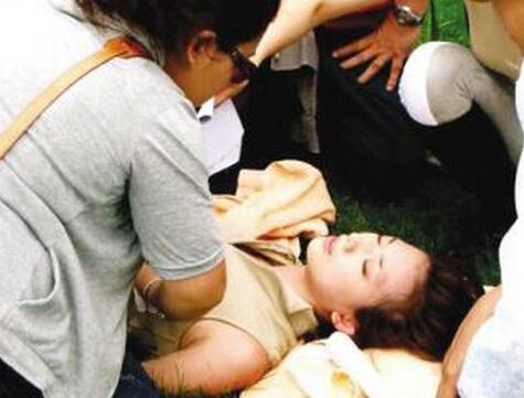 selina�����¼�ǰ��Ա� �ֲ��̺ۣ��ų��к�selinaΪʲô��������