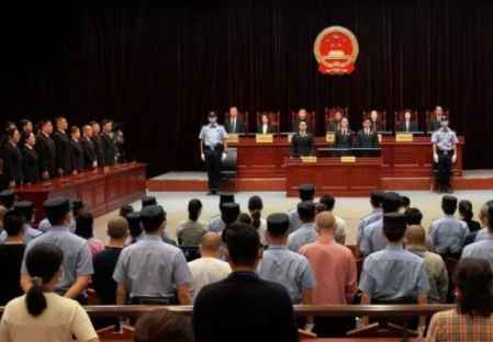 �Ϻ���¥�¼���ʲô��˼ С��¥ǣ�����Ĺ�Ա