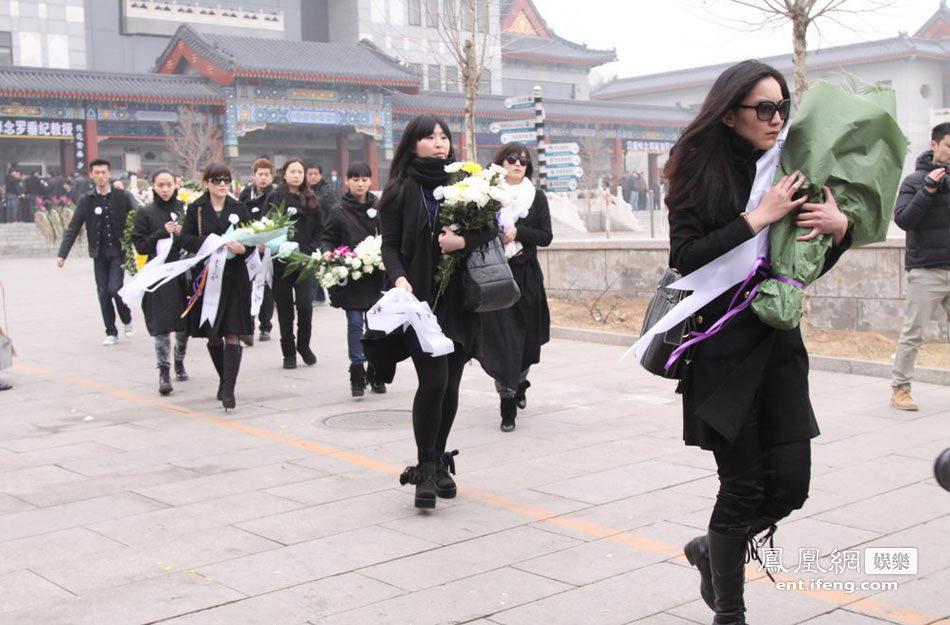 �׾����̶��ٵ� �����ֳ���Ƭ���Ϲ��ܳɺ�û��ô��