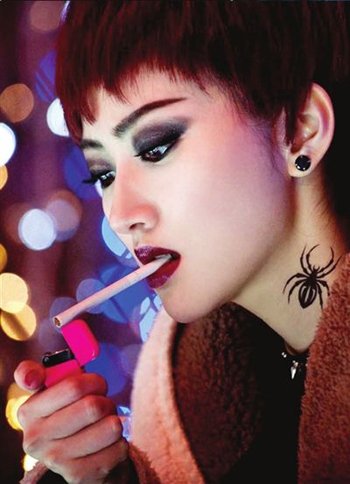 ���𱳾���̨�ϰ嵽����˭ ���������Ķ���֪�����ݣ�Ӱ��