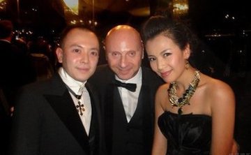 王珂是王石的儿子吗 背景这么强大却让老婆复出养家