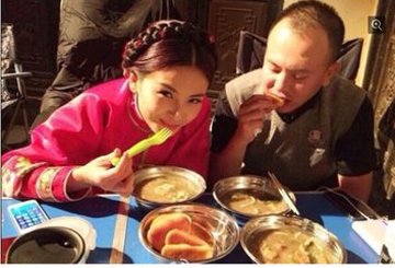 王珂是王石的儿子吗 背景这么强大却让老婆复出养家