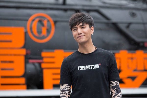 �׾ٸٺͳ���ʲô��ϵ ��������ǰ����ʲô������