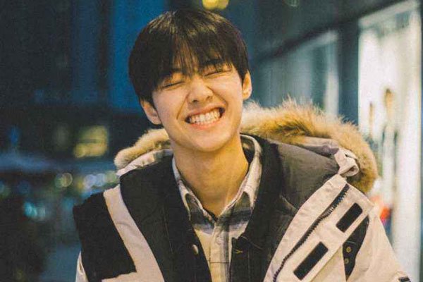 �ഺ����ʩչ�ĸ������� ��ʲô��˾����